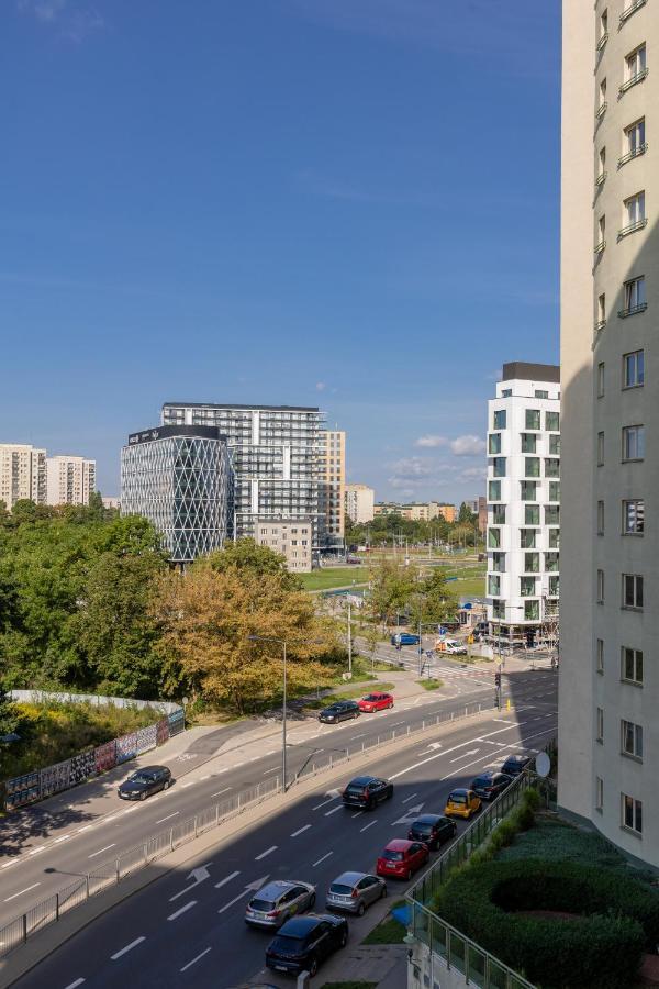 Metro Wilanowska Apartment With Parking By Noclegi Renters Warszawa Zewnętrze zdjęcie