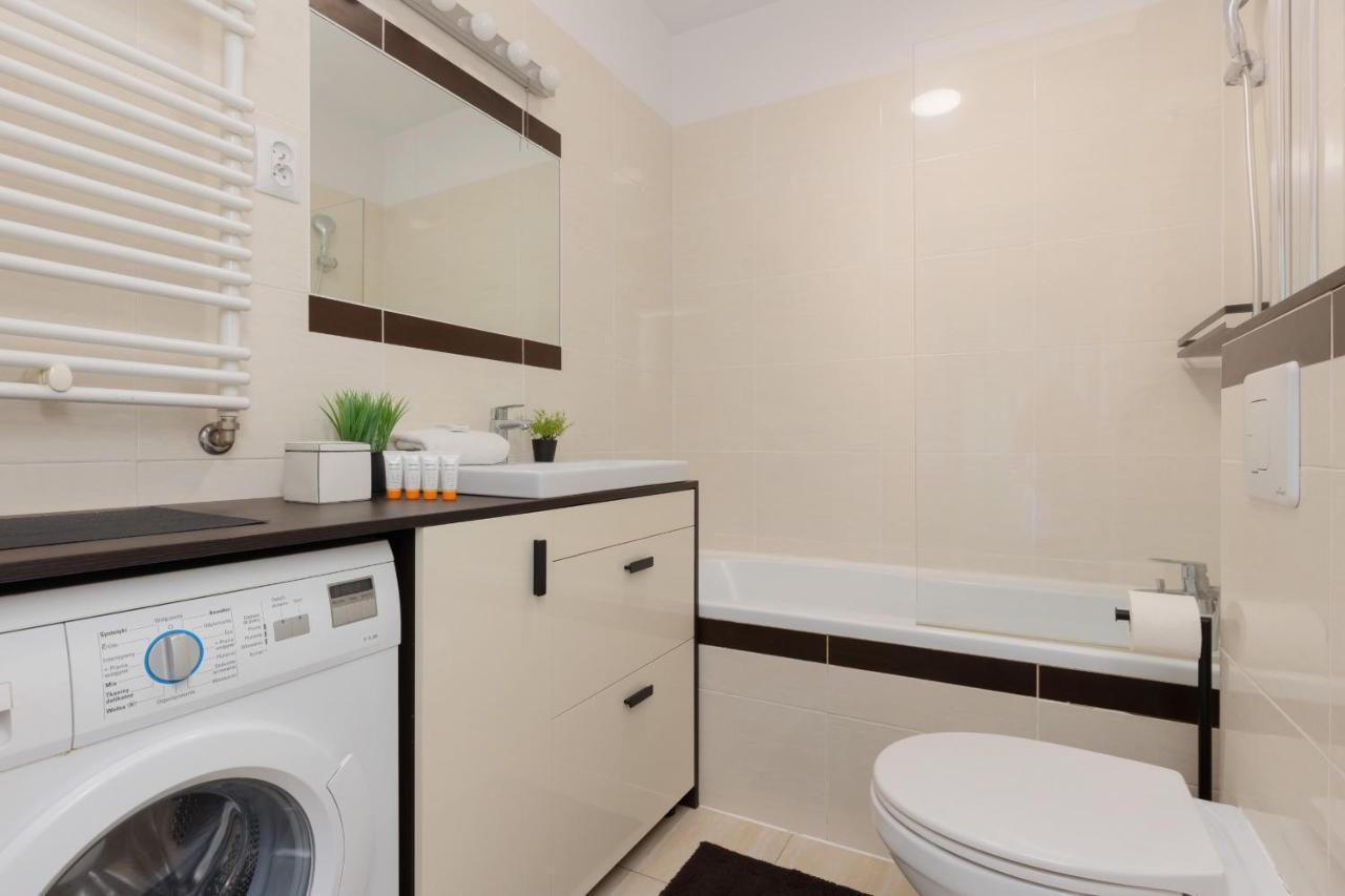 Metro Wilanowska Apartment With Parking By Noclegi Renters Warszawa Zewnętrze zdjęcie
